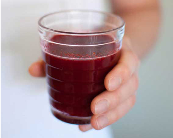 Ett glas rödbetsjuice kan ge sänkt blodtryck och mer ork